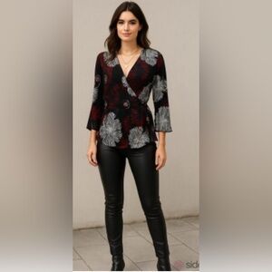 RICKI’S wrap front floral top Sz S